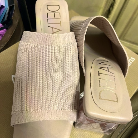 Delta Shoes - Delta Shoe Sandal
